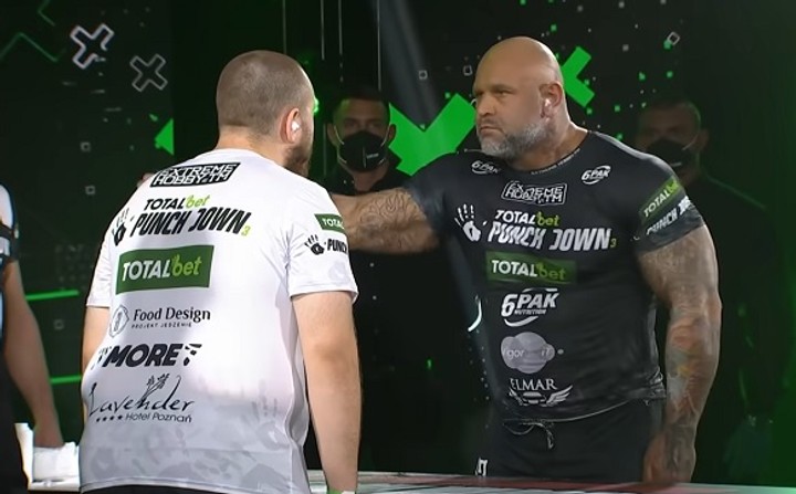 Hviezda fackovacieho šampionátu zomrela na následky knokautu